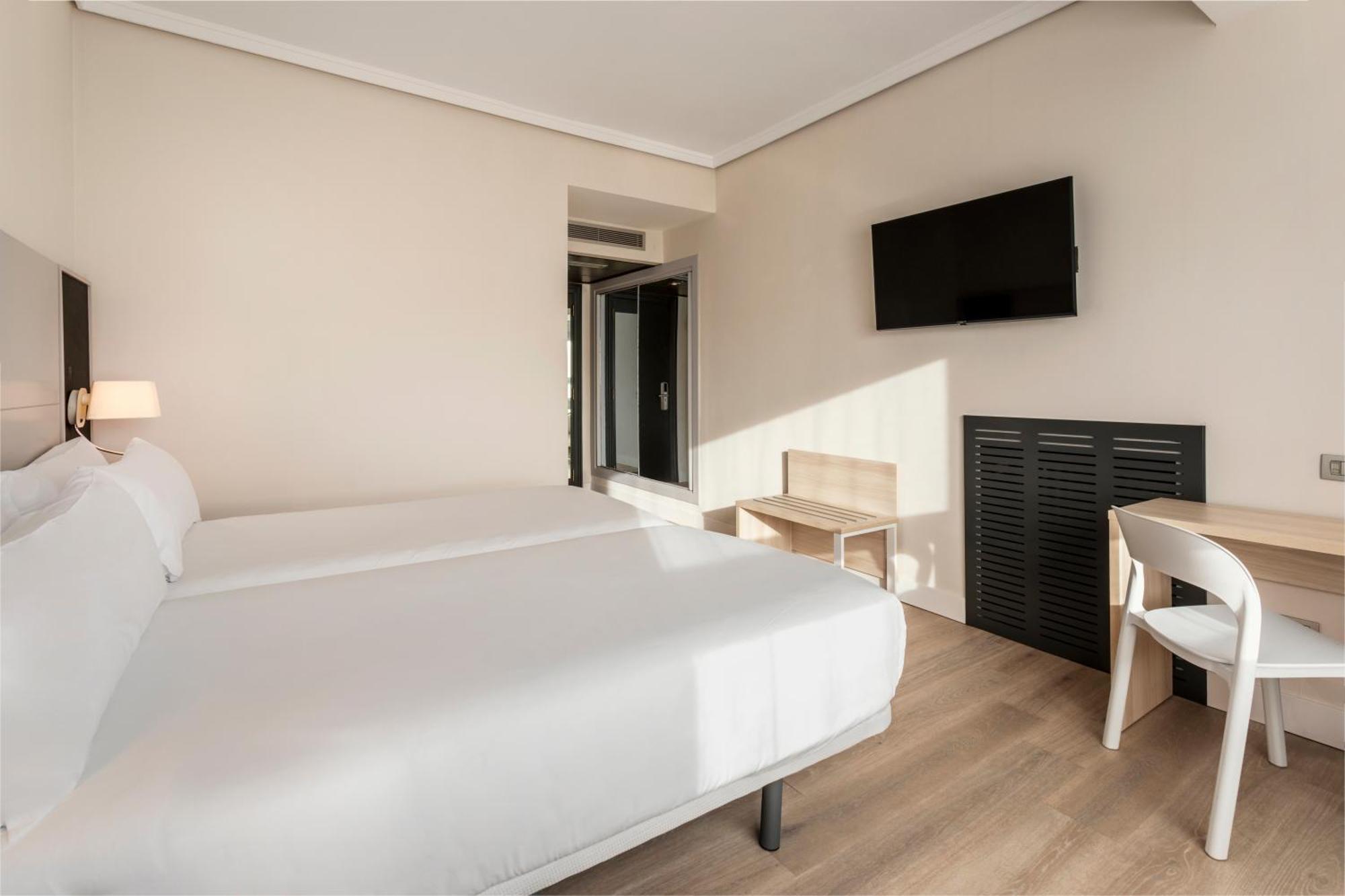 B&B Hotel Vitoria General Alava Exterior photo